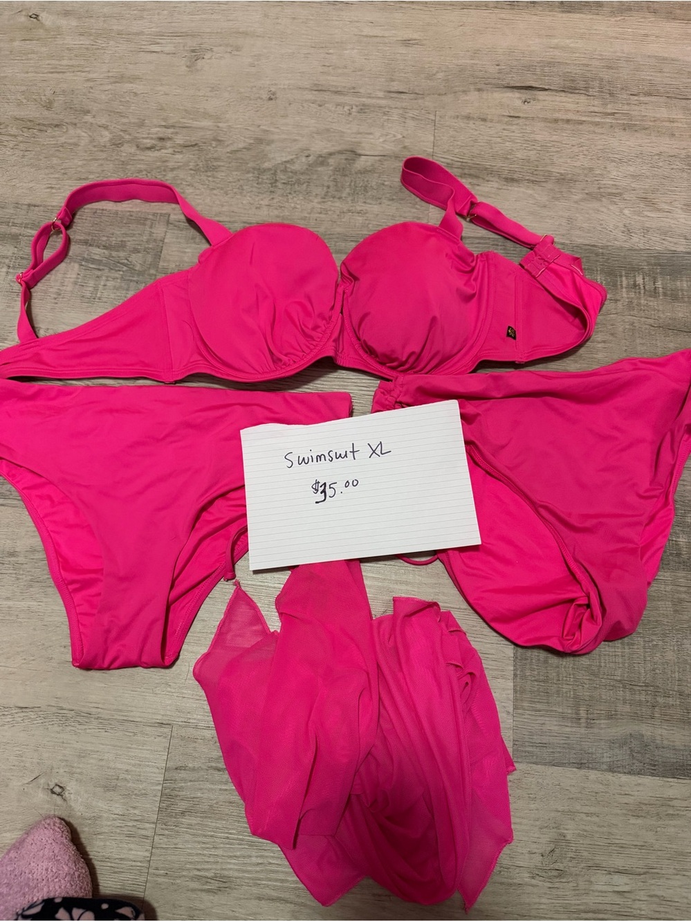 Women's lot of 4 xl bathing suits.  All like new.